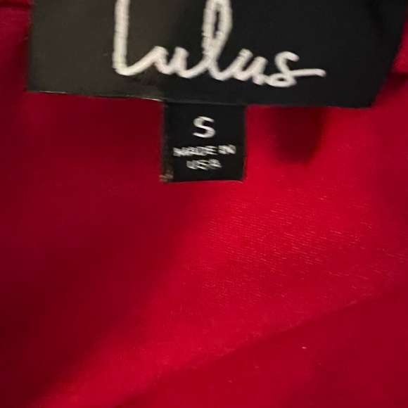 Lulu’s All At Once Red Three-Quarter Sleeve Wrap Dress - Picture 4 of 4